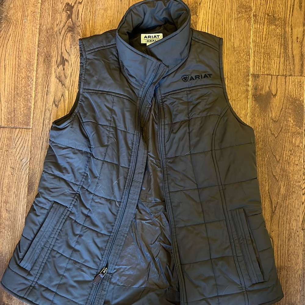 Womens ariat medium vest